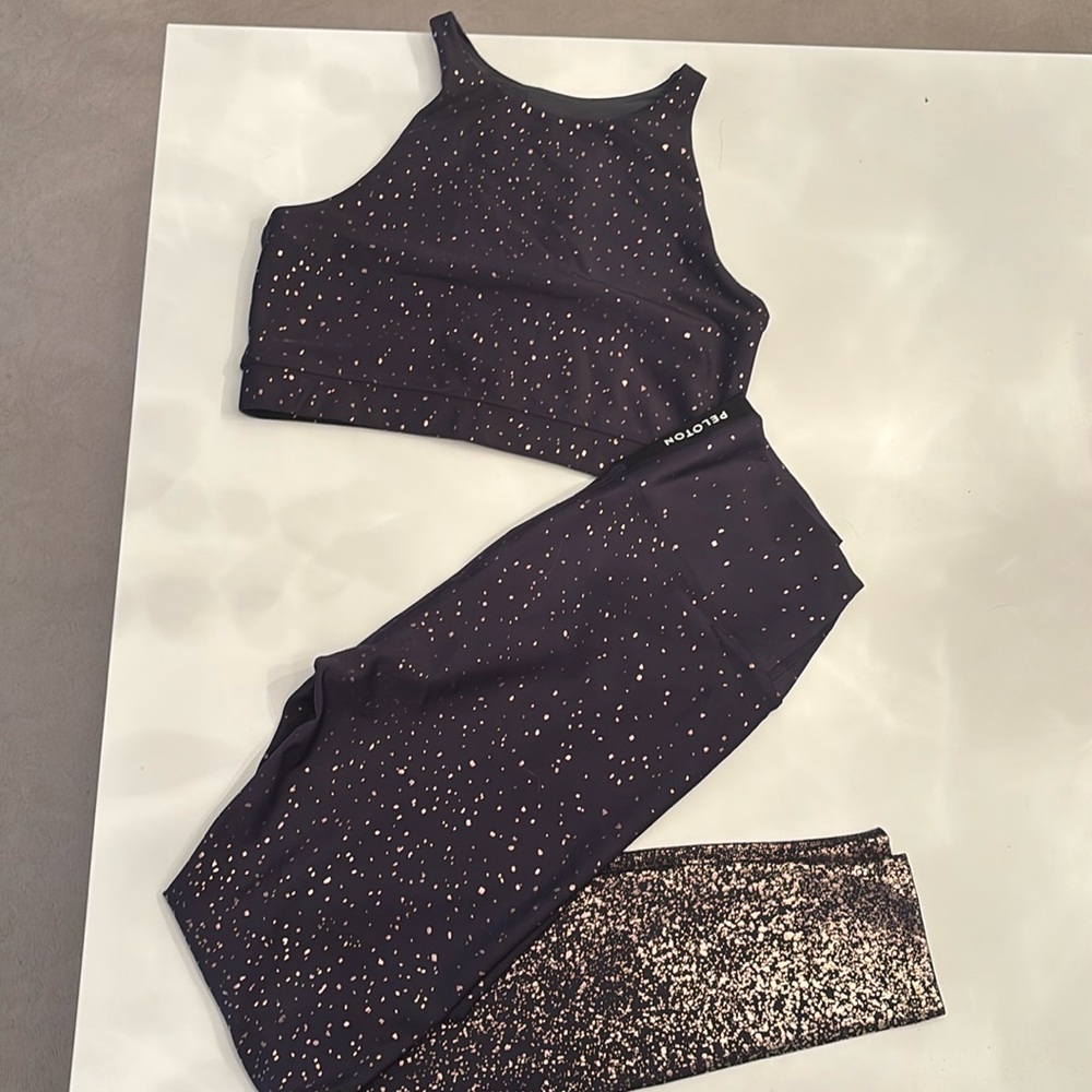 Peloton apparel set